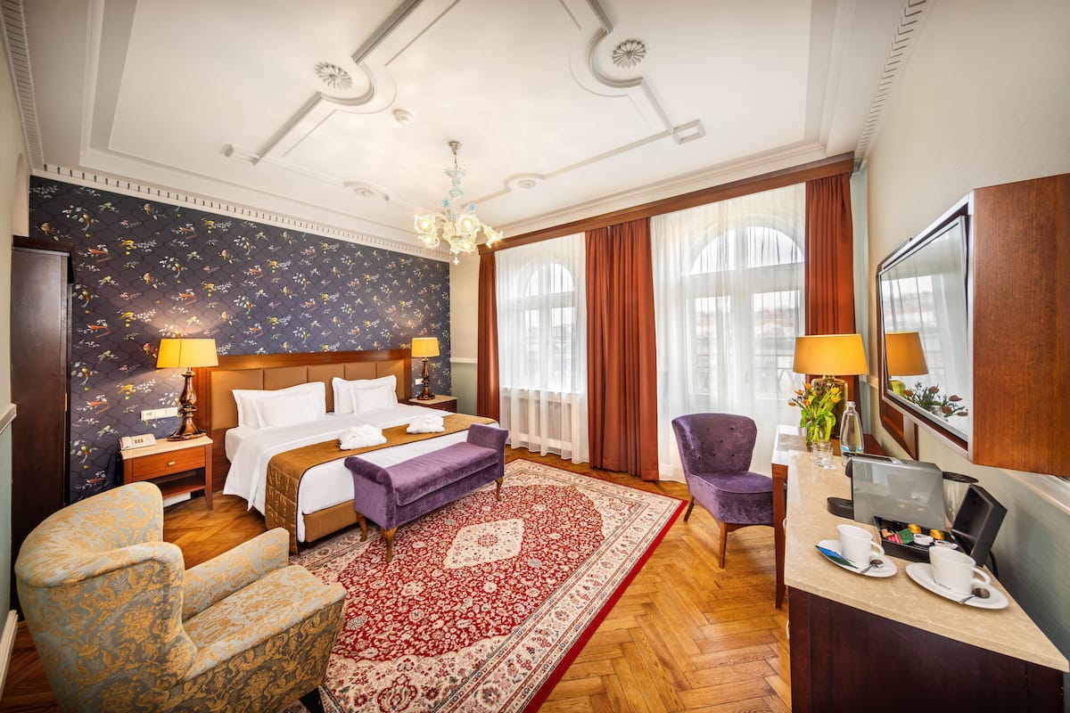 Chambre exécutive double | Literie hypoallergénique, minibar, coffre-fort, bureau