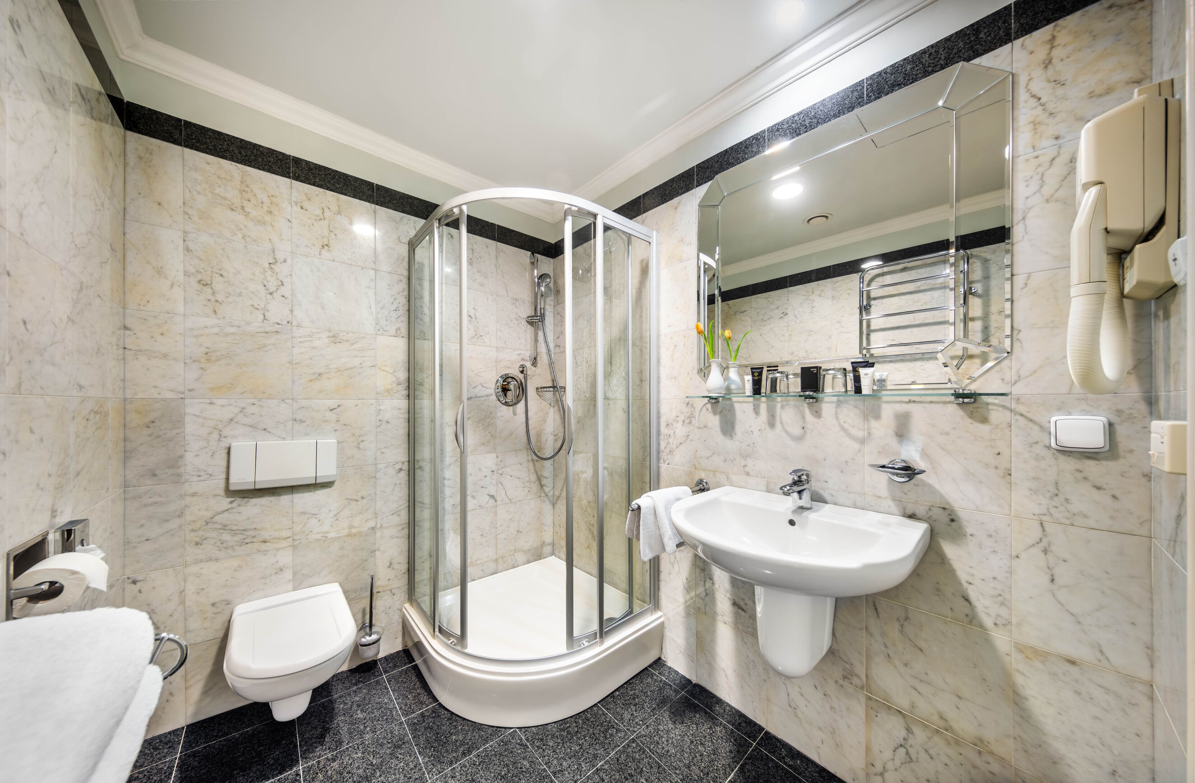 hypo-allergenic bedding, minibar, in-room safe, desk