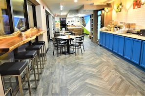 Free daily buffet breakfast