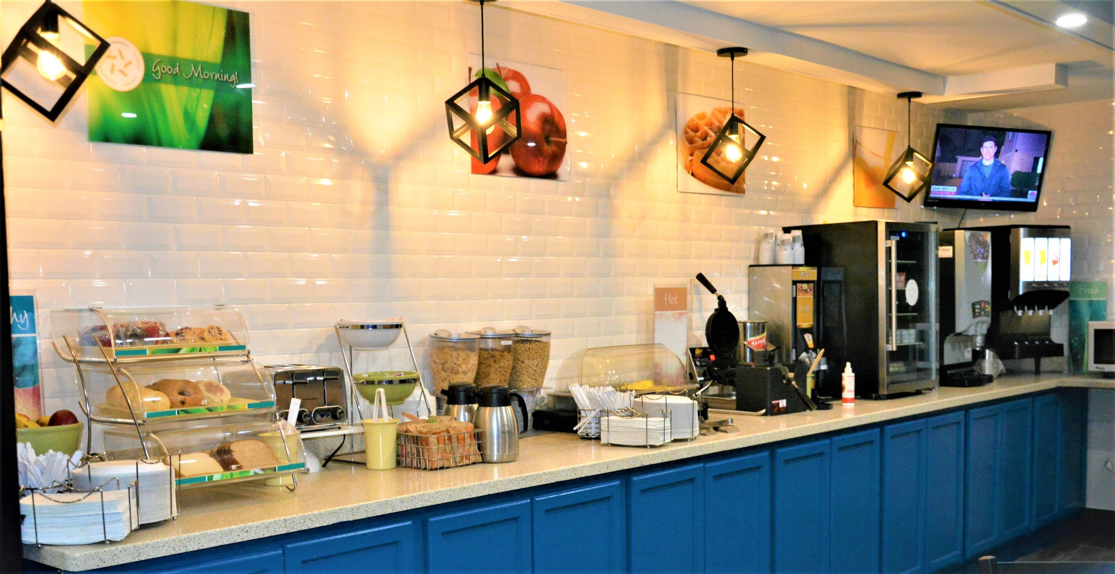 Free daily buffet breakfast