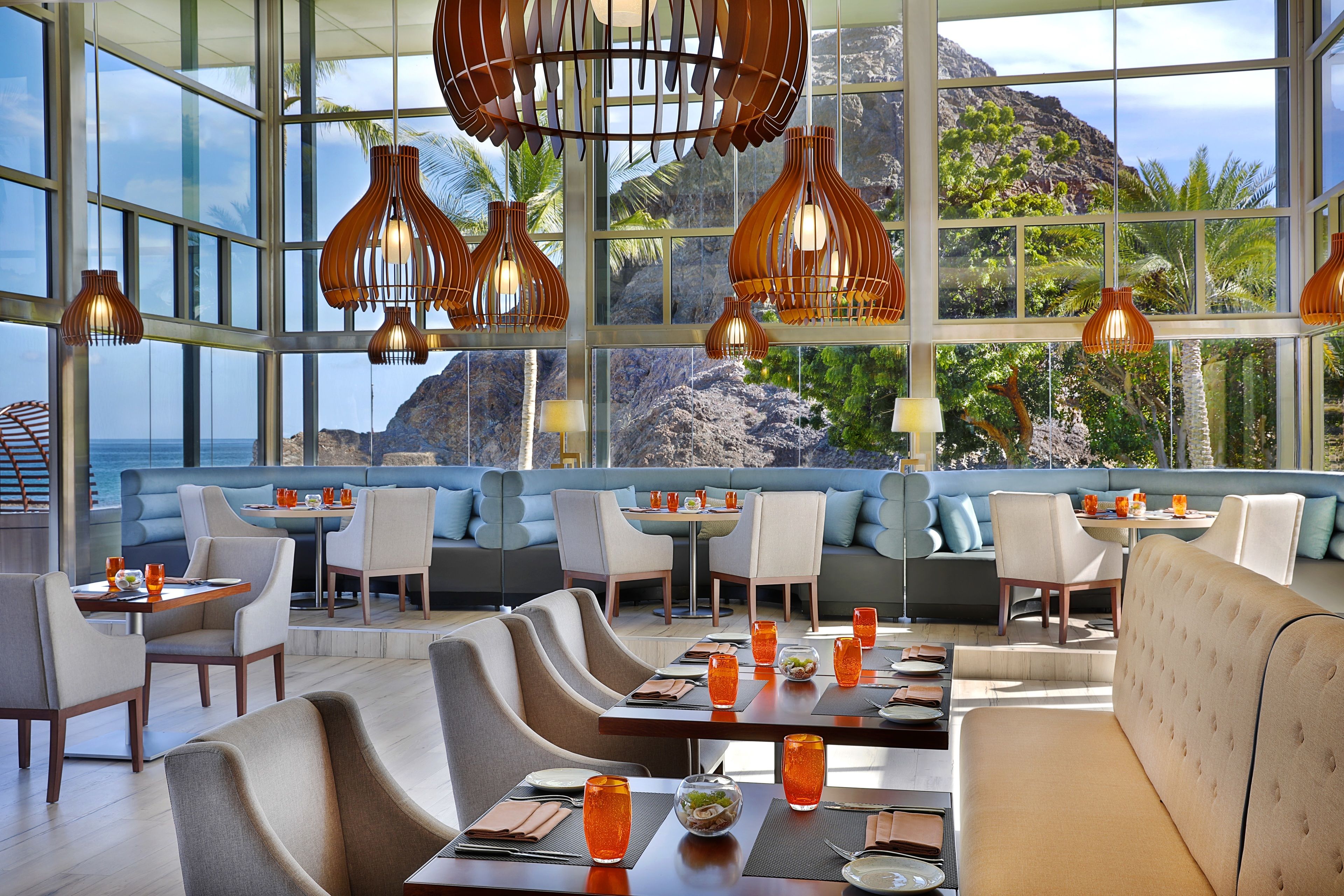 3 restaurants, breakfast, lunch, dinner served; international cuisine