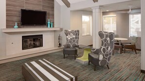 Lobby-lounge