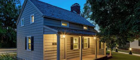 Premium bedding, in-room safe, blackout curtains, iron/ironing board