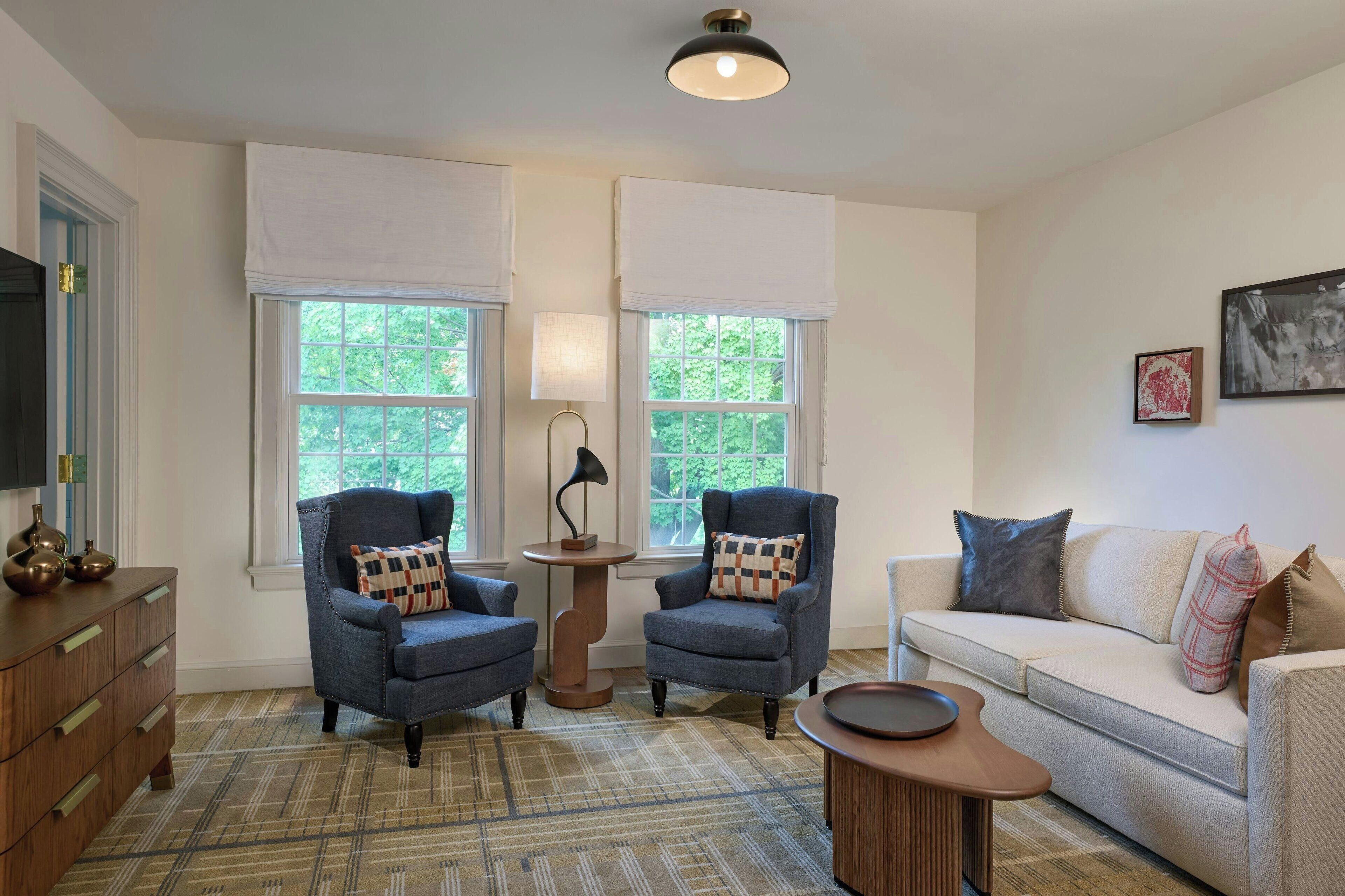 Phòng Suite, 1 phòng ngủ | Phòng khách | TV 37-inch có truyền hình cáp, các kênh phim phải trả tiền 