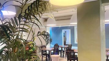 Daily cooked-to-order breakfast for a fee