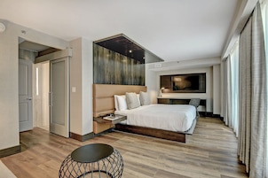 Caja de seguridad en la habitación y escritorio