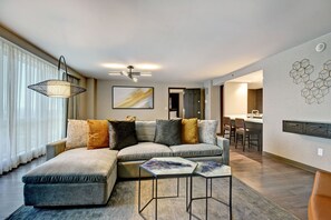 Smart TV, Netflix - Marriott Tulsa Hotel Southern Hills (Tulsa)