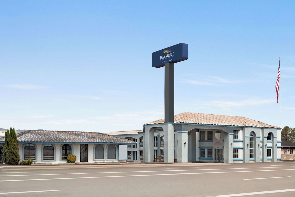 CLOSED - Red Roof Inn Kingman by null
