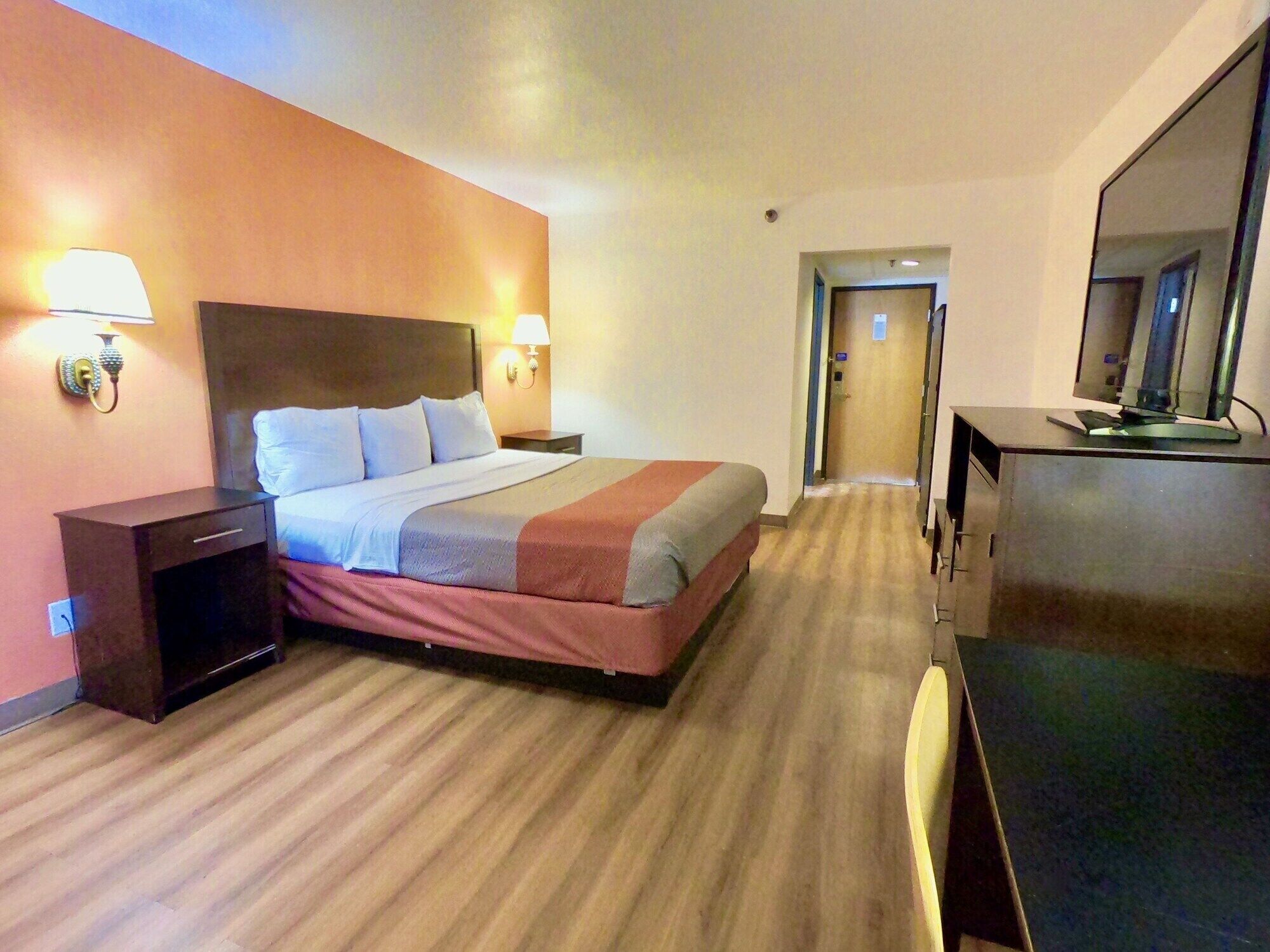 โต๊ะทำงาน, ผ้าม่านกันแสง, ผ้าปูที่นอน