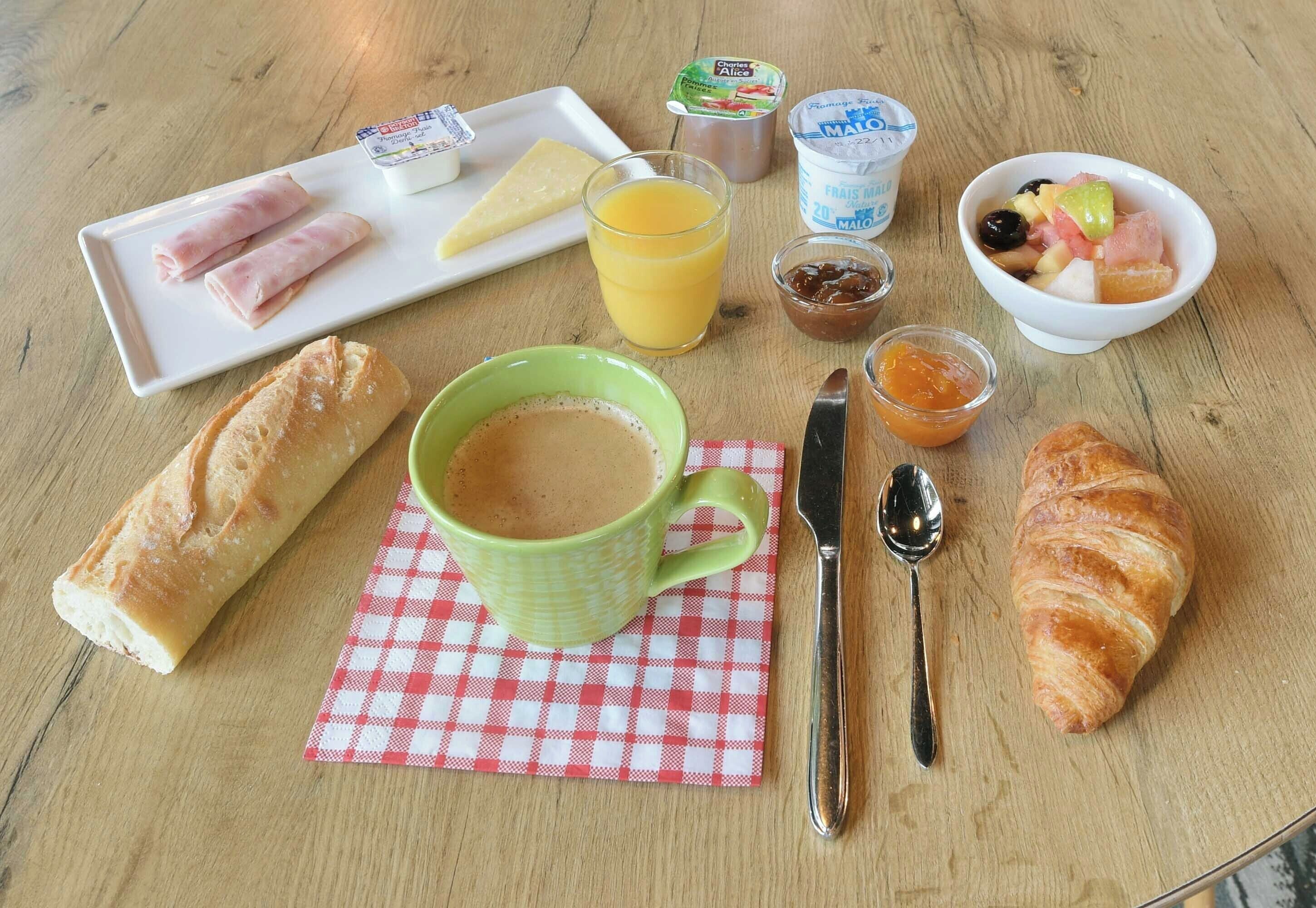 daily buffet breakfast for a fee