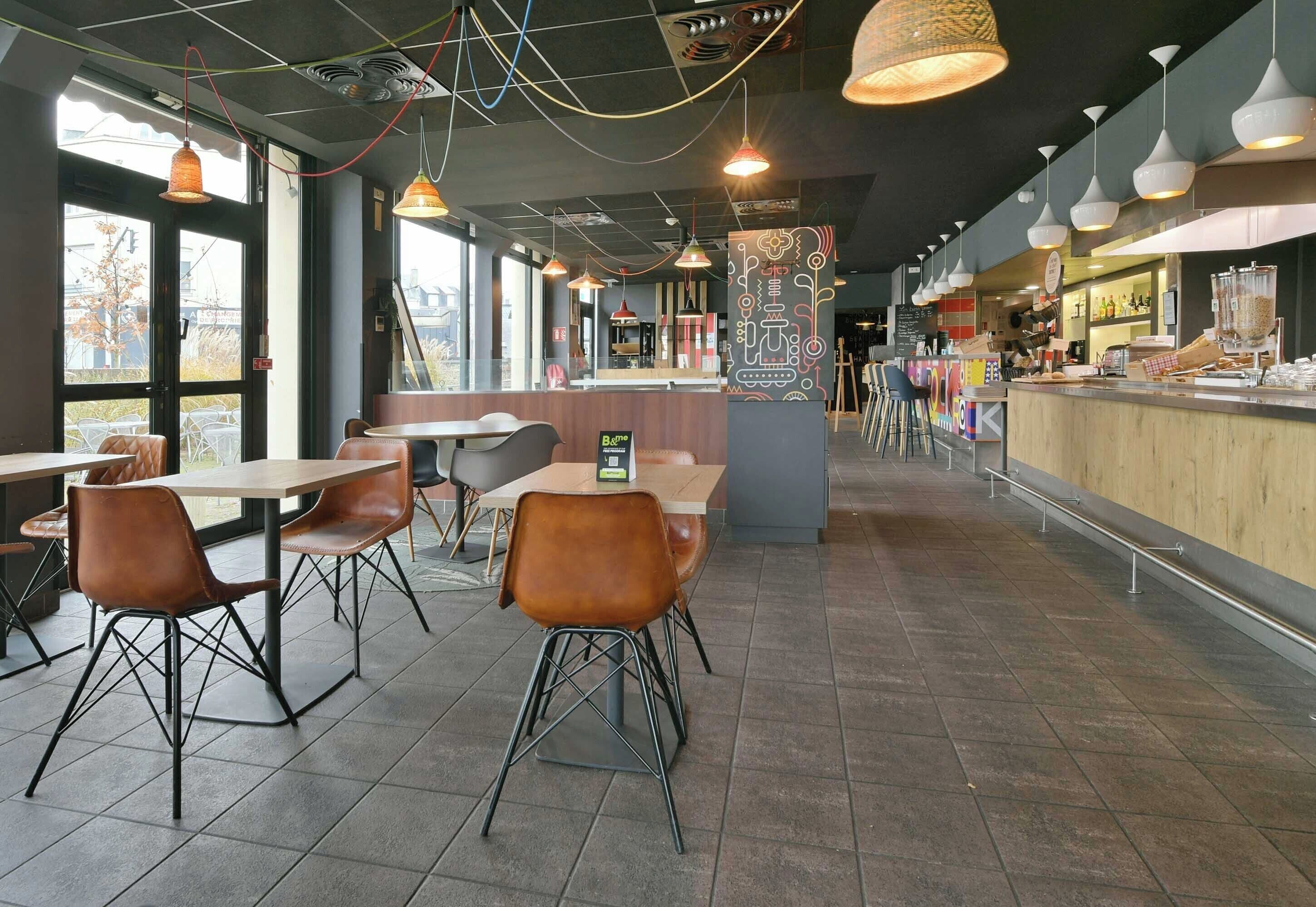 dinner and brunch served, al fresco dining