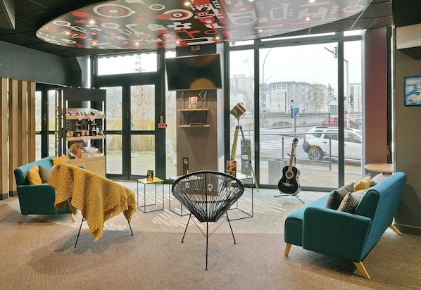 Coin salon dans le hall