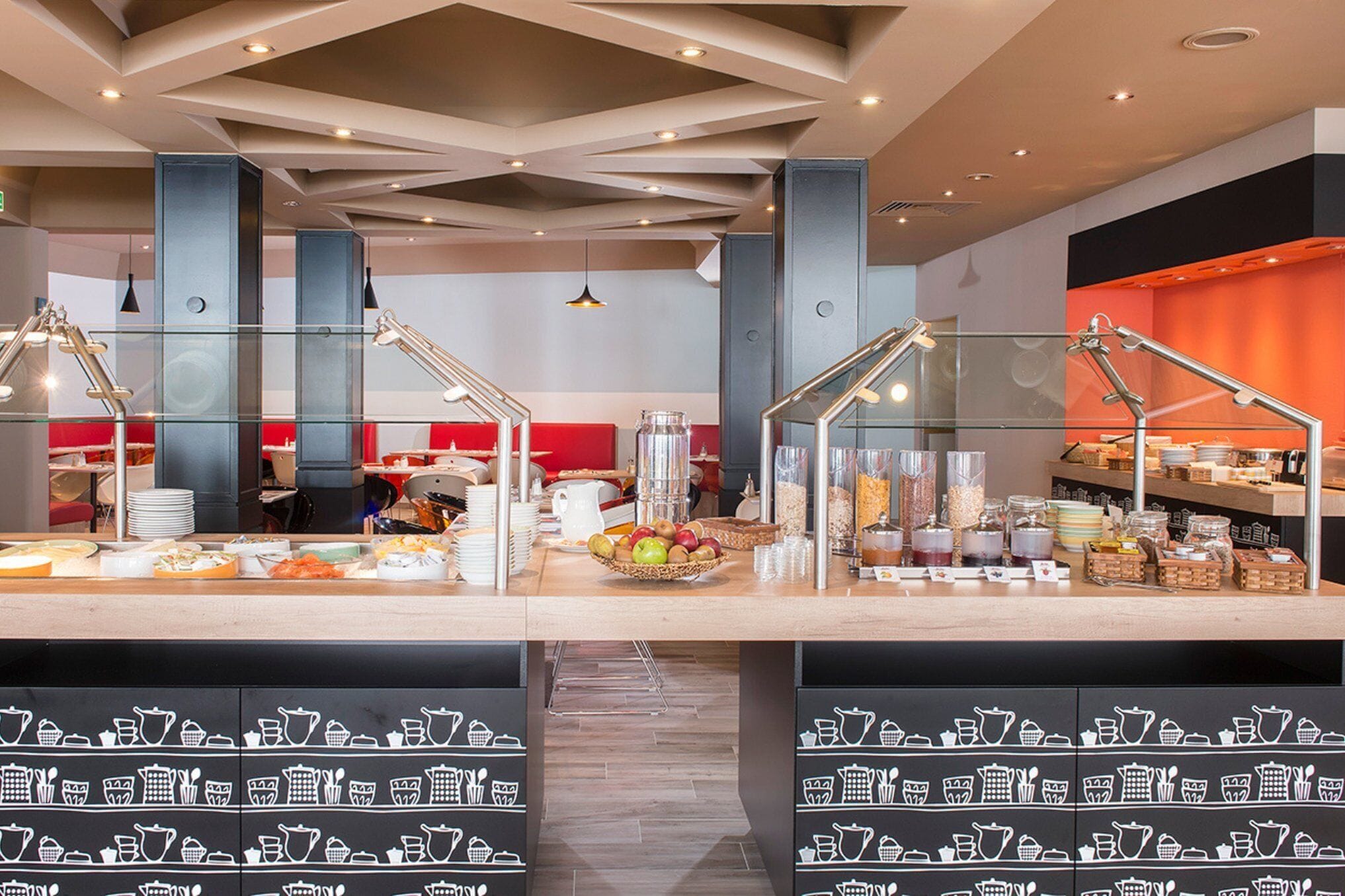 Daily buffet breakfast (EUR 15.50 per person)