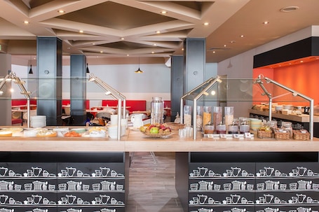 Daily buffet breakfast for a fee. Good Morning Gelsenkirchen City