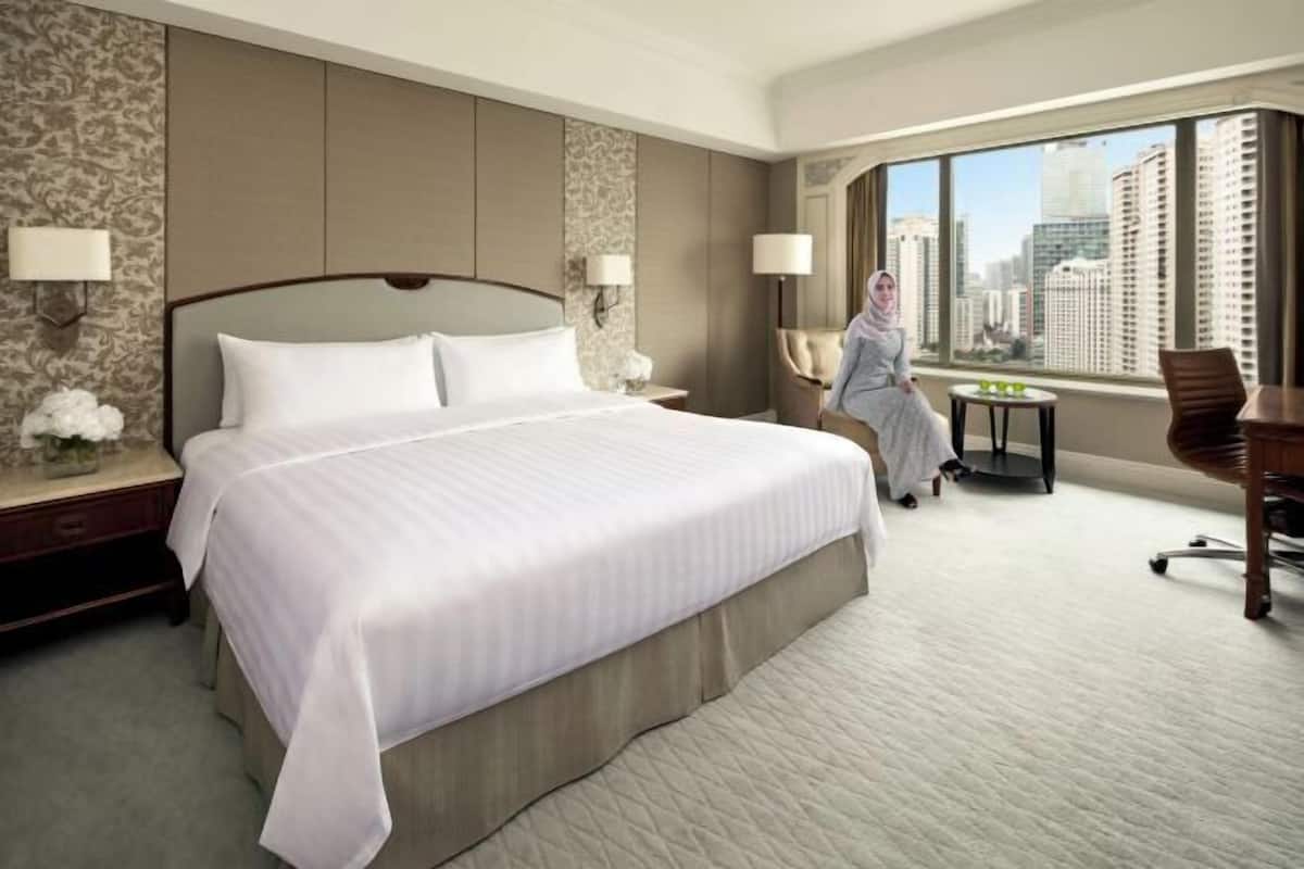 Premium bedding, down comforters, pillowtop beds, minibar