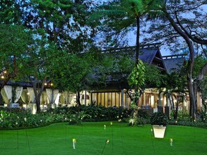 Front of property - Shangri-La Jakarta (Jakarta)