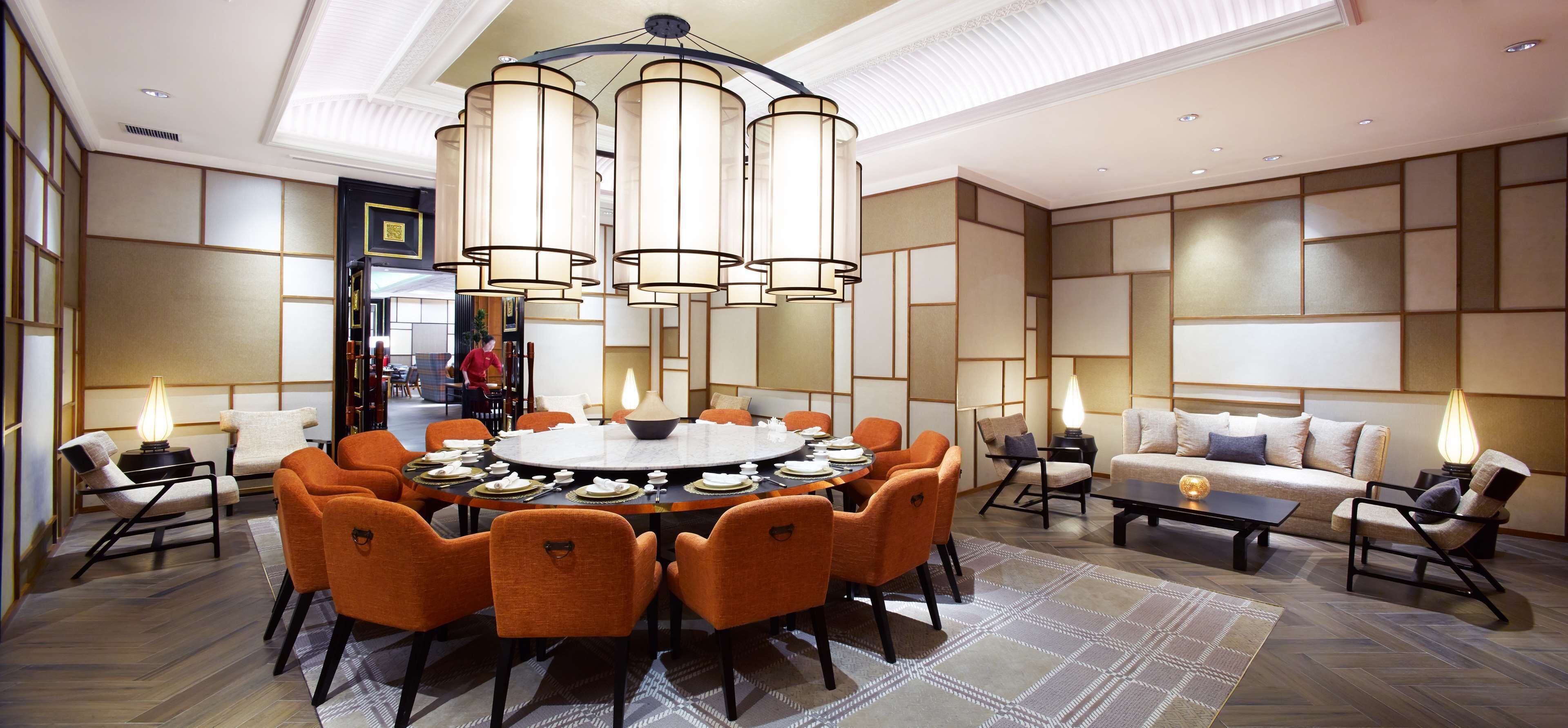 4 restaurants, breakfast, lunch, dinner served; international cuisine