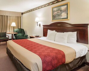 Desk, iron/ironing board, free WiFi, bed sheets - Econo Lodge Grenada (Grenada)