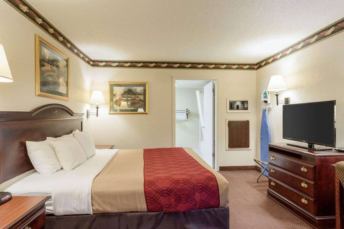 desk, iron/ironing board, free wifi, bed sheets