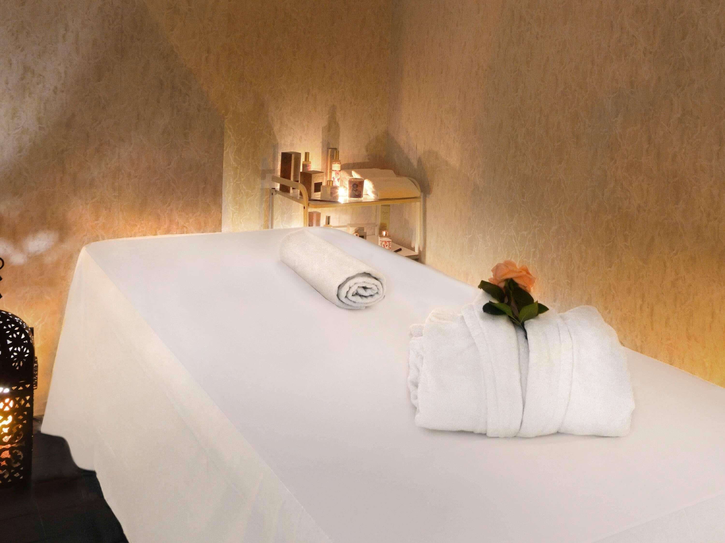 Sauna, hammam, soins corporels, enveloppements corporels