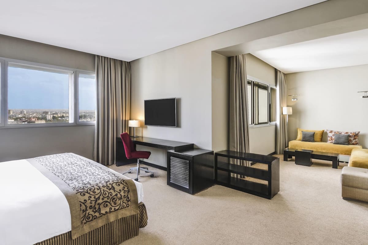 Premium bedding, down duvets, minibar, in-room safe