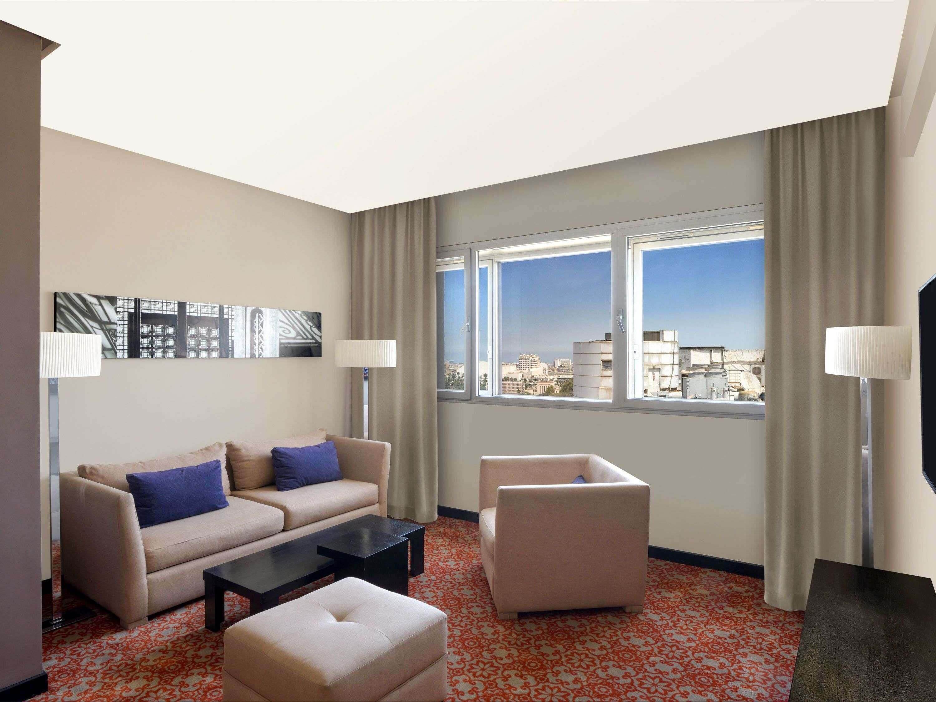 Ropa de cama de alta calidad, edredón y minibar 