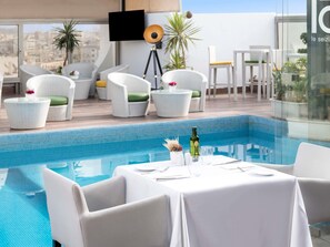 Desayuno buffet todos los días (con cargo) 