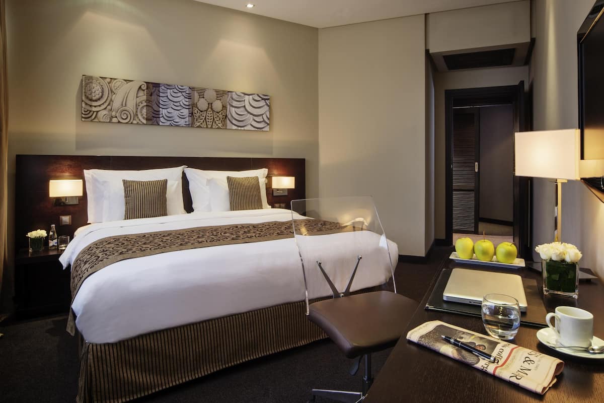 Premium bedding, down comforters, minibar, in-room safe