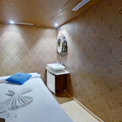 Sauna, pemandian Turki/hammam, perawatan tubuh, dan body wrap