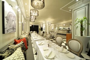 Daily buffet breakfast for a fee - Mövenpick Hotel Casablanca (Casablanca)