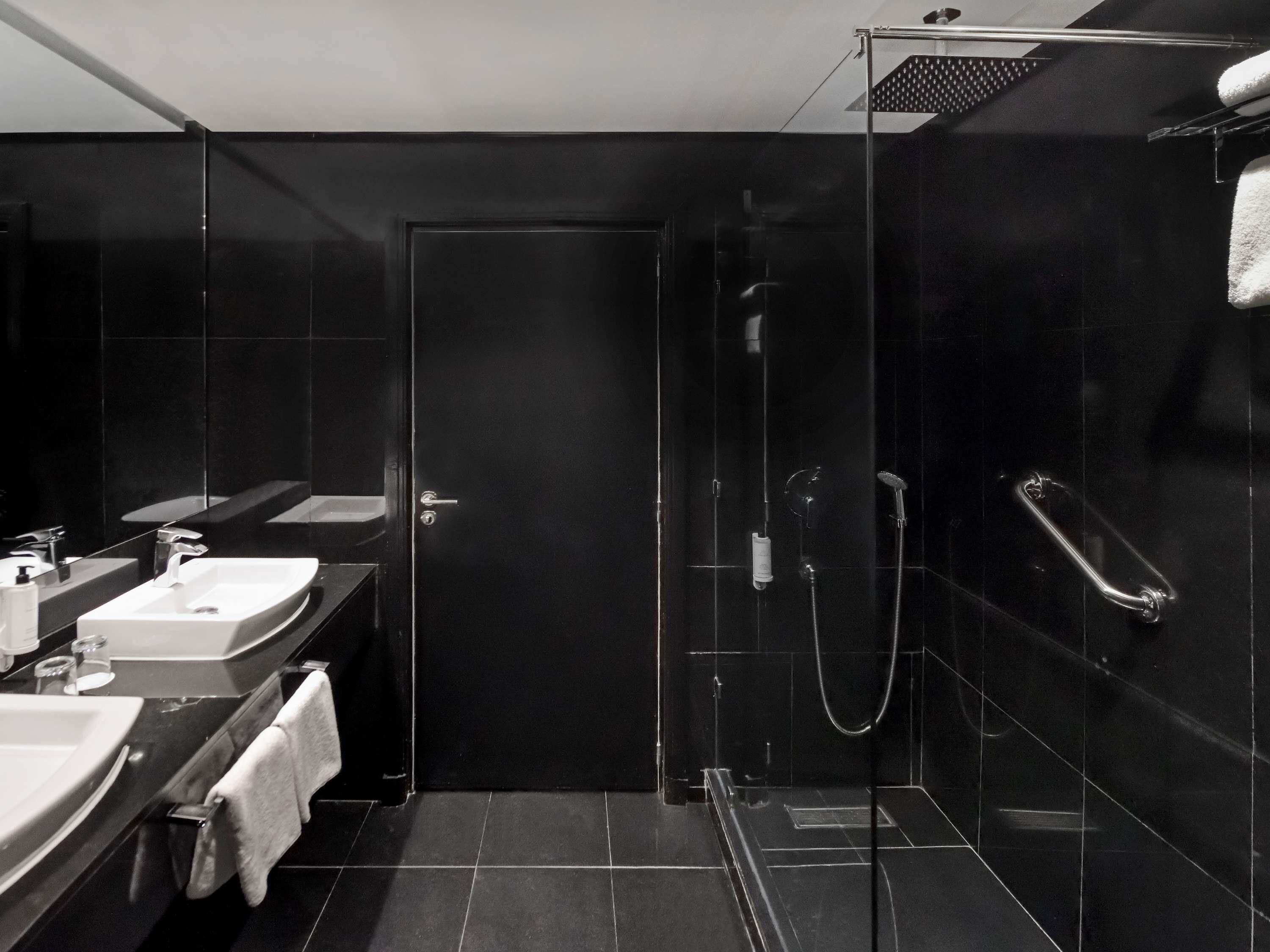 Premium bedding, down duvets, minibar, in-room safe