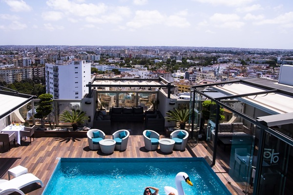Outdoor pool, open 10:00 AM to 6:00 PM, sun loungers