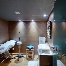 Sauna, pemandian Turki/hammam, perawatan tubuh, dan body wrap