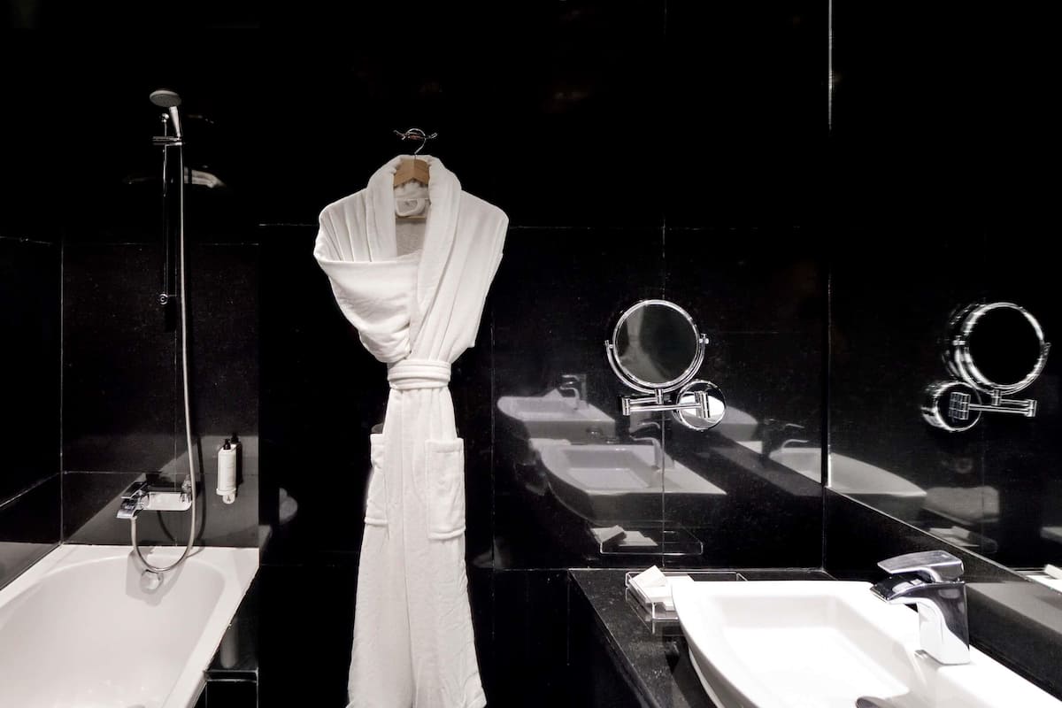 Premium bedding, down duvets, minibar, in-room safe