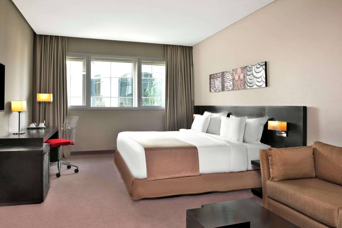 Premium bedding, down duvets, minibar, in-room safe