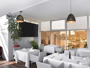 2 restaurants, breakfast, lunch, dinner served; international cuisine