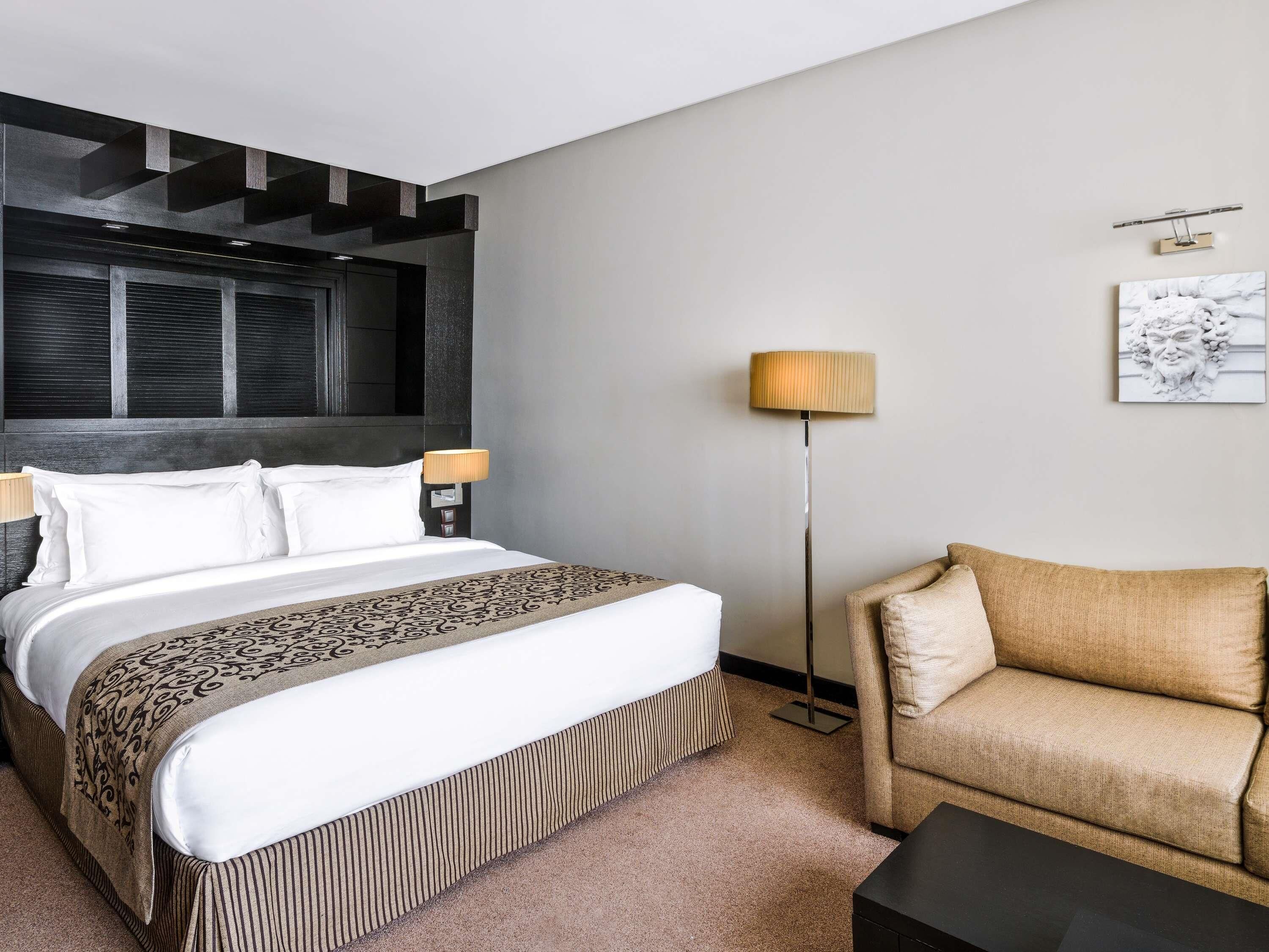 Premium bedding, down duvets, minibar, in-room safe