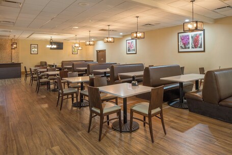 Four Points by Sheraton Orlando International Drive - Image 37