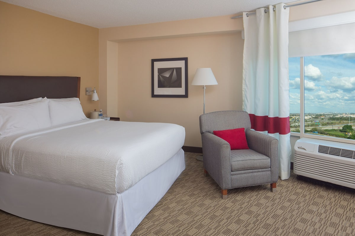 Hypo-allergenic bedding, pillow-top beds, in-room safe, desk