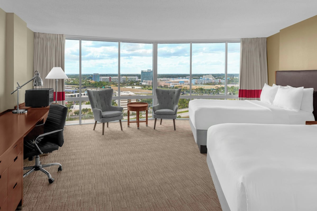 Junior suite, 1 slaapkamer, uitzicht op stad | Hypoallergeen beddengoed, pillowtop-bedden, een kluis op de kamer