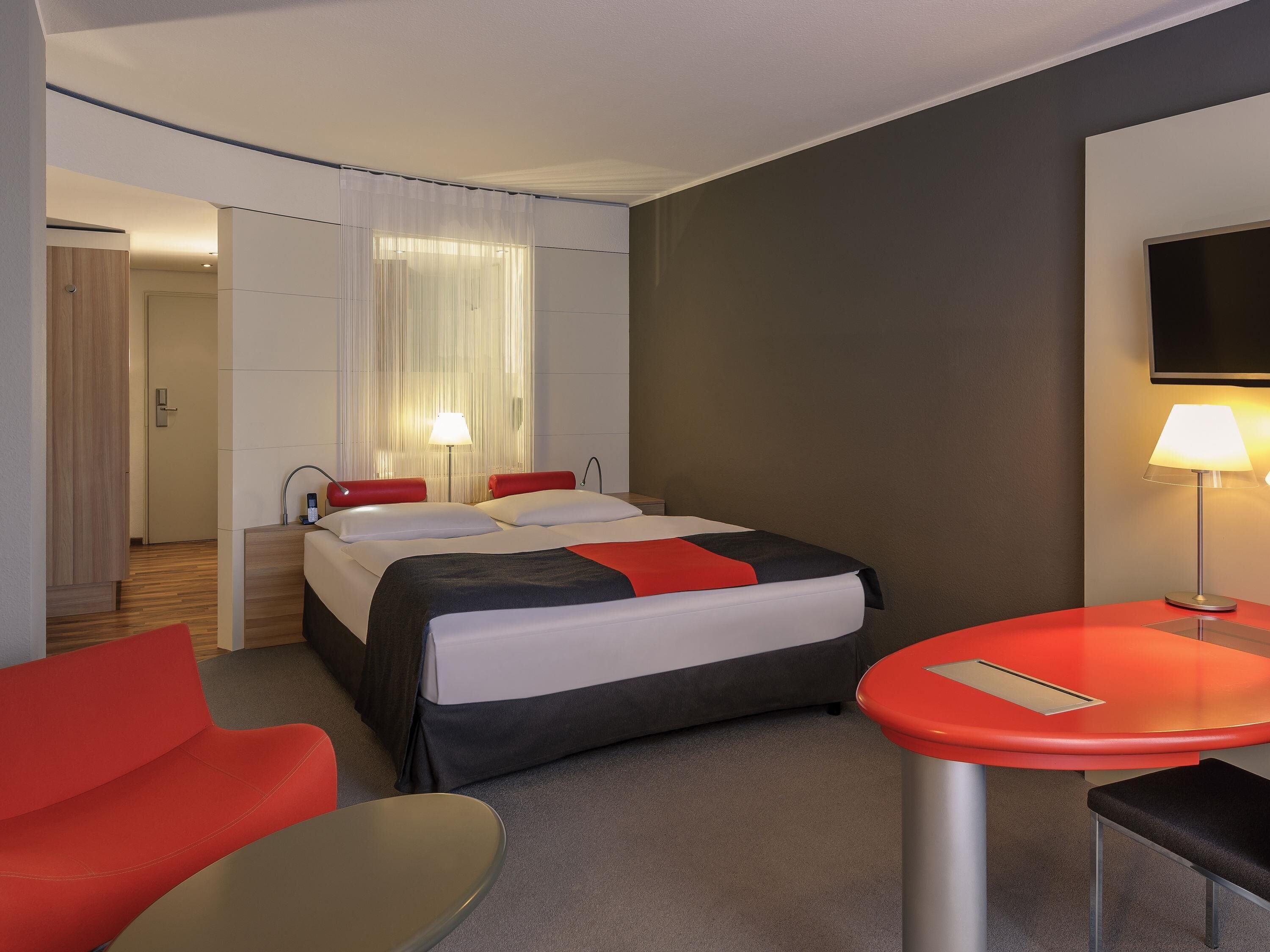 Privilege, Suite, 1 llit de matrimoni, balcó | Roba de llit d'alta qualitat i matalassos de la marca Select Comfort 