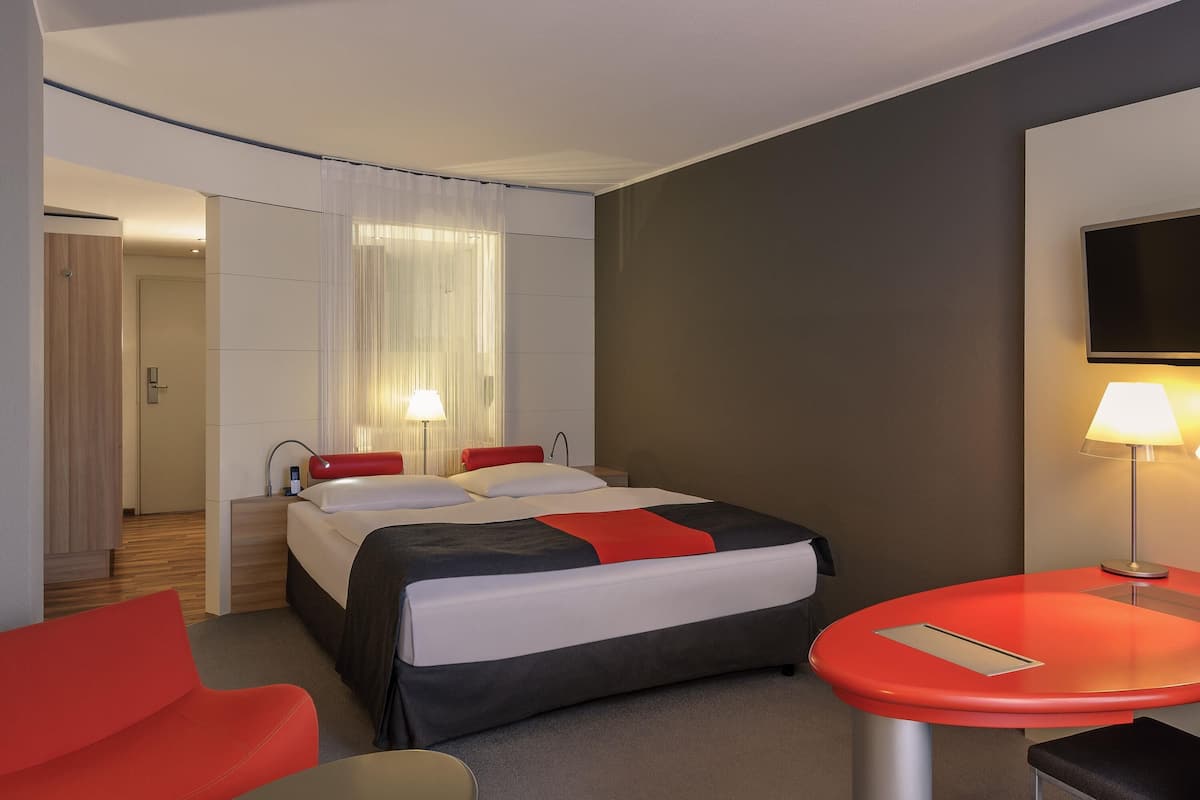 Privilege, Suite, 1 grand lit, balcon | 1 chambre, literie de qualité supérieure, matelas Select Comfort