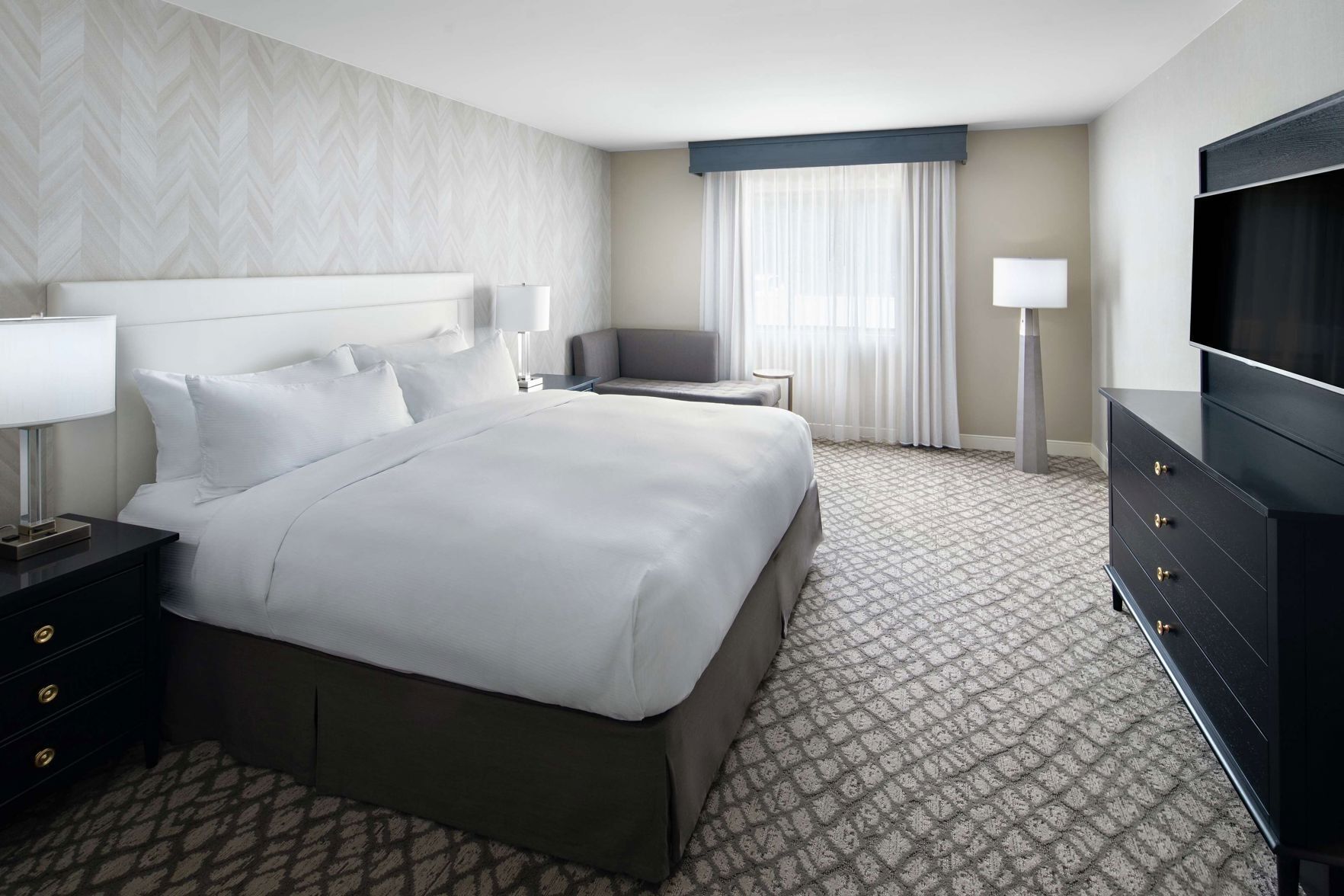 Hypo-allergenic bedding, in-room safe, desk, laptop workspace