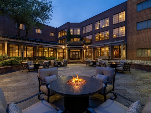 DoubleTree Suites by Hilton Charlotte - SouthPark