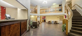 Red Roof Inn & Suites Hermitage