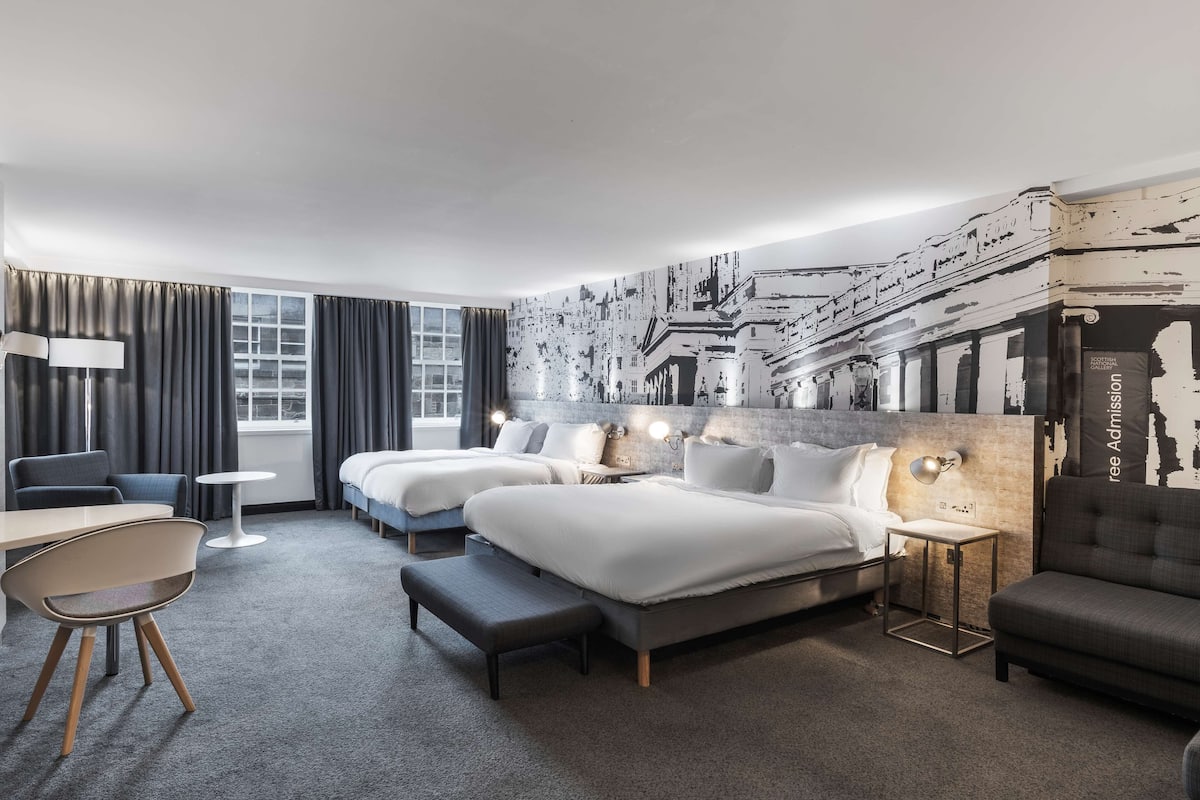 Family Room | 1 bedroom, premium bedding, in-room safe, desk