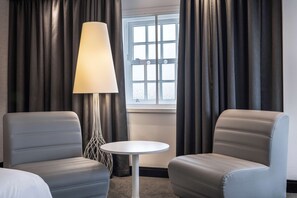 1 slaapkamer, luxe beddengoed, een kluis op de kamer, een bureau