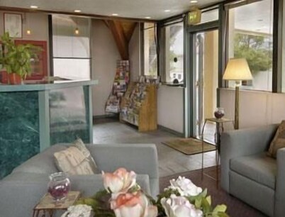 Rodeway Inn & Suites