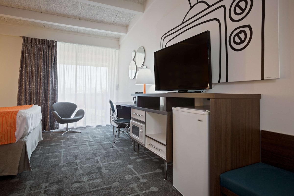 Room, 2 Double Beds, Accessible, Non Smoking (Mobility Accessible) | In-room safe, desk, iron/ironing board, free cribs/infant beds