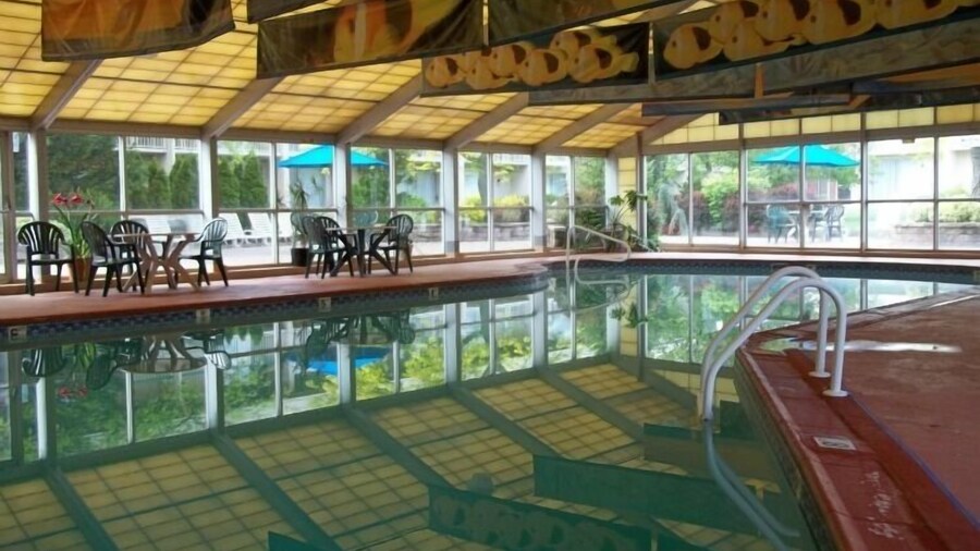 Howard Johnson Hotel by Wyndham Toms River